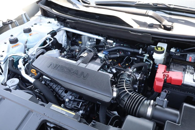 Nissan Rogue Vehicle Image 25