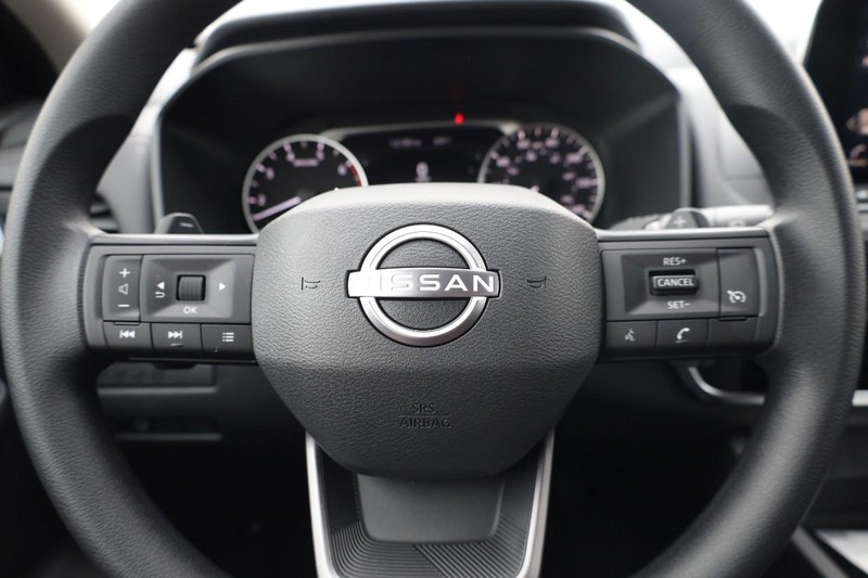 Nissan Rogue Vehicle Image 09