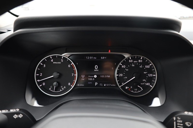 Nissan Rogue Vehicle Image 10