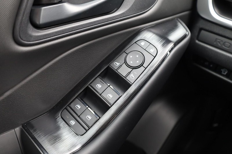 Nissan Rogue Vehicle Image 18