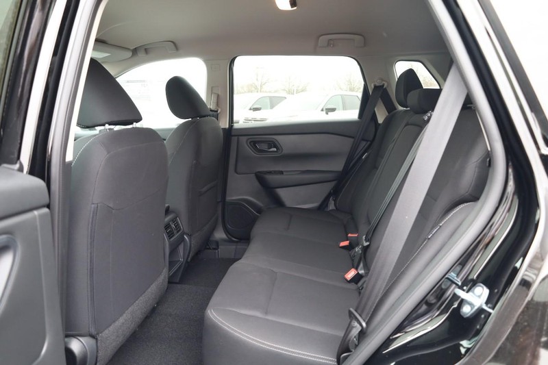 Nissan Rogue Vehicle Image 21