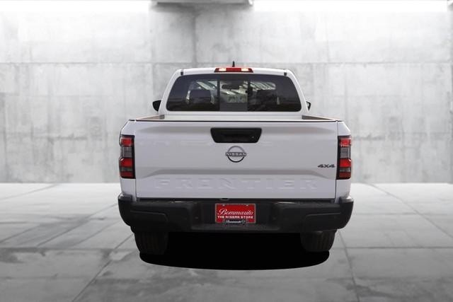 Nissan Frontier Vehicle Image 06