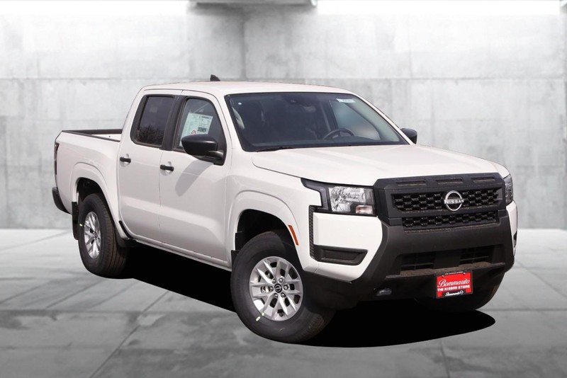 Nissan Frontier Vehicle Image 02
