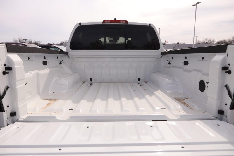 Nissan Frontier Vehicle Image 07