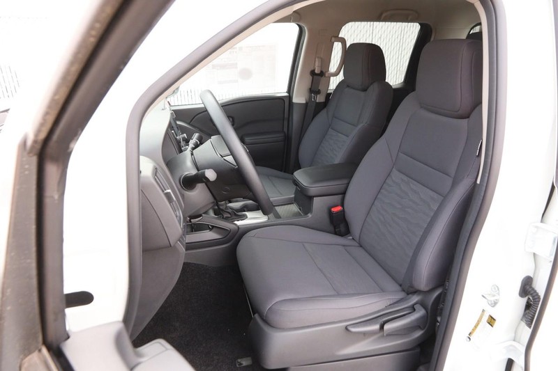 Nissan Frontier Vehicle Image 08