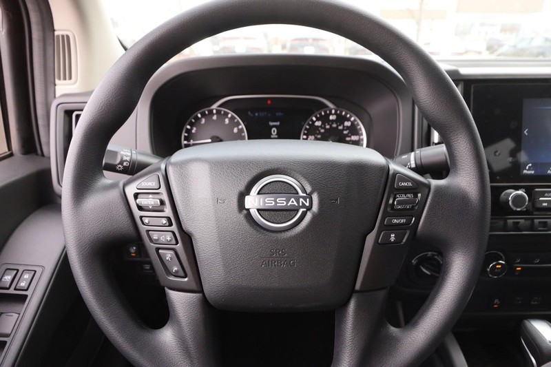 Nissan Frontier Vehicle Image 10