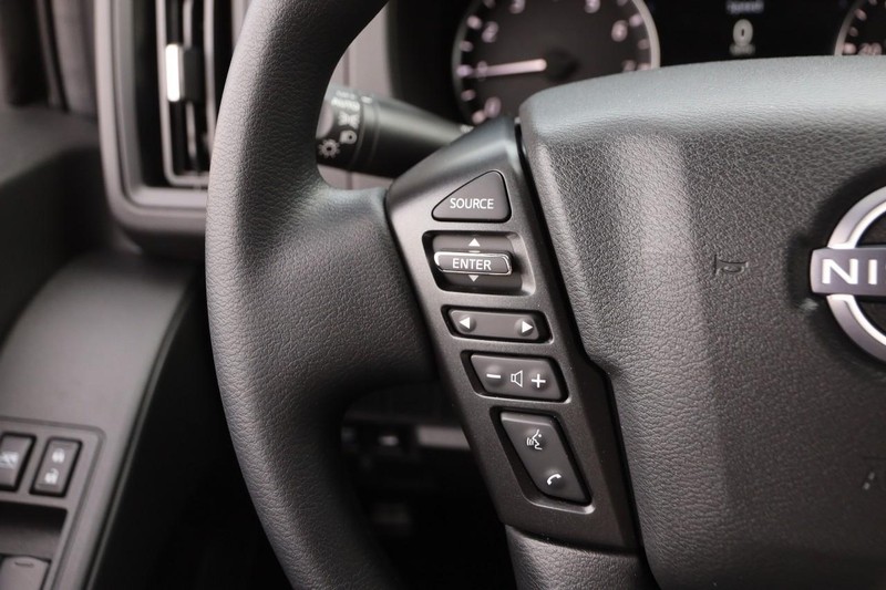 Nissan Frontier Vehicle Image 11