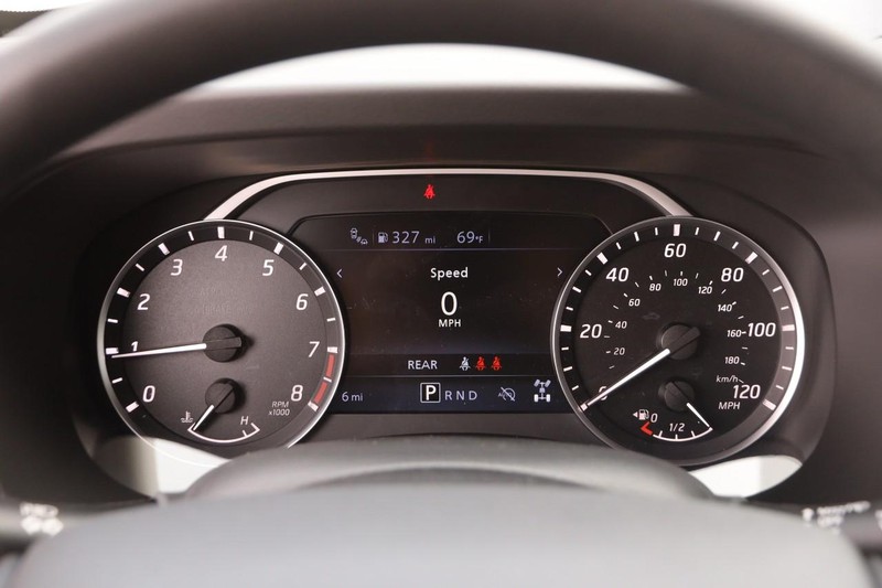 Nissan Frontier Vehicle Image 13