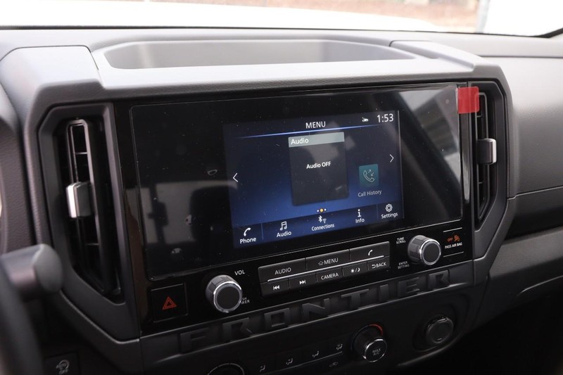 Nissan Frontier Vehicle Image 15