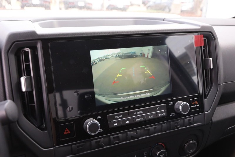 Nissan Frontier Vehicle Image 16