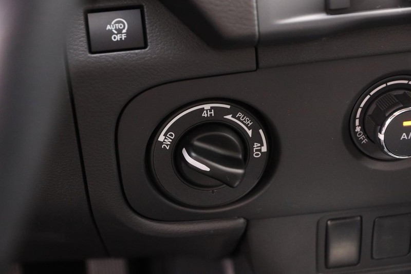 Nissan Frontier Vehicle Image 18