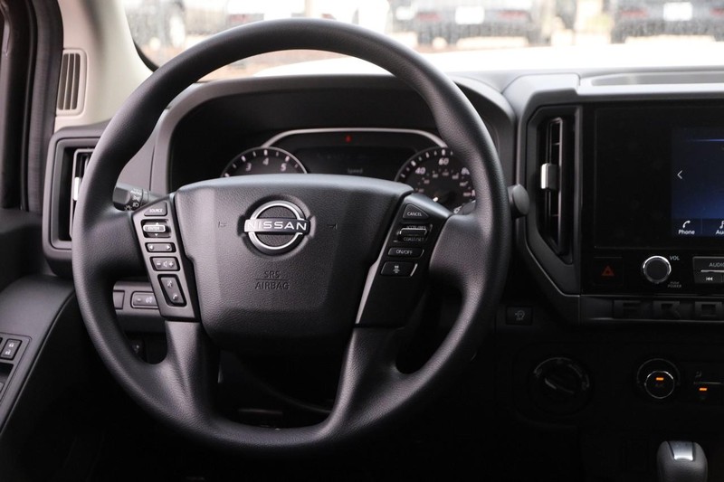 Nissan Frontier Vehicle Image 22