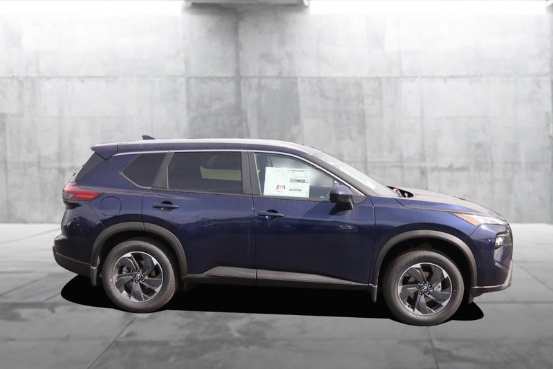 Nissan Rogue Vehicle Image 05