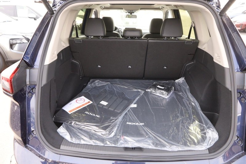 Nissan Rogue Vehicle Image 07