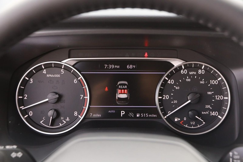 Nissan Rogue Vehicle Image 15
