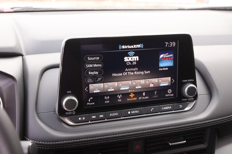 Nissan Rogue Vehicle Image 16