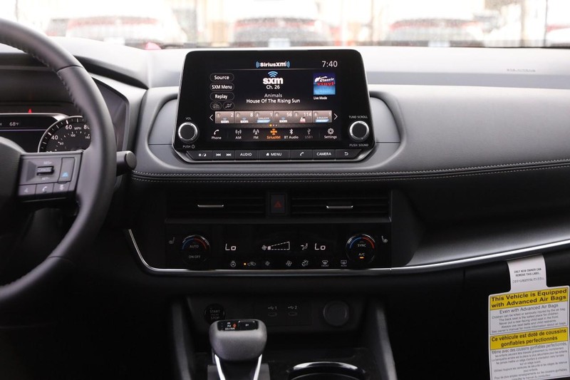 Nissan Rogue Vehicle Image 25