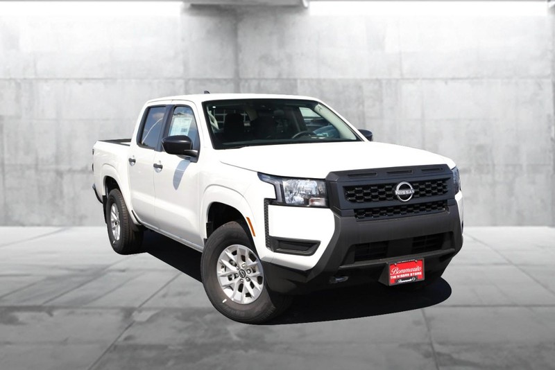 Nissan Frontier Vehicle Image 02
