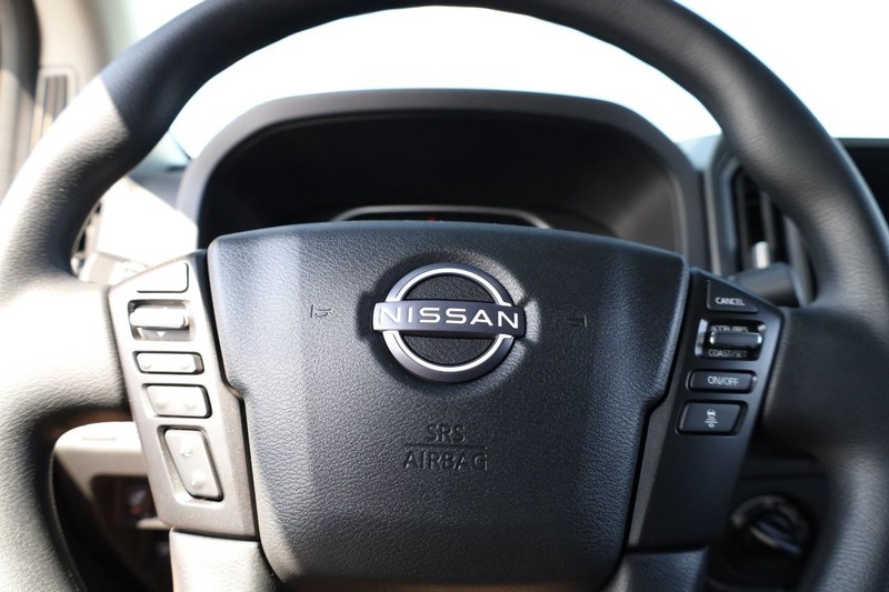 Nissan Frontier Vehicle Image 09
