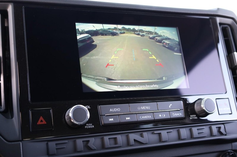 Nissan Frontier Vehicle Image 12