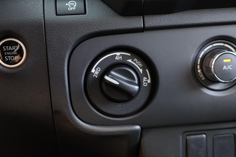 Nissan Frontier Vehicle Image 15