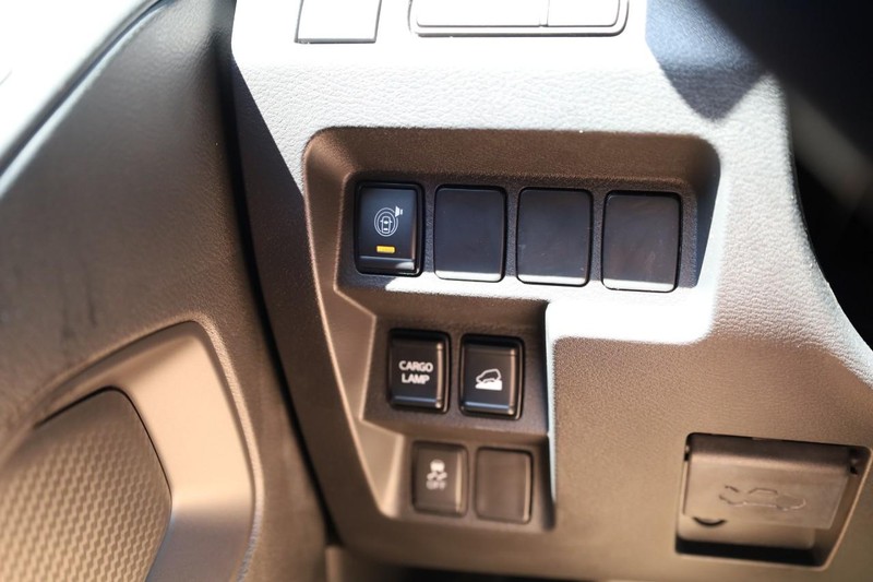 Nissan Frontier Vehicle Image 19
