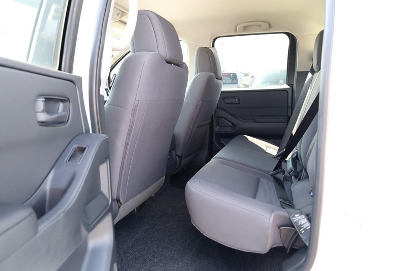 Nissan Frontier Vehicle Image 21