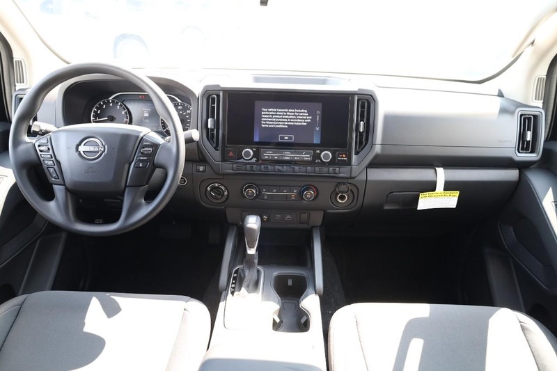 Nissan Frontier Vehicle Image 23