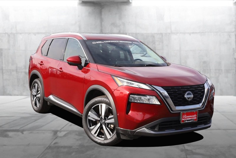 Nissan Rogue Vehicle Image 02