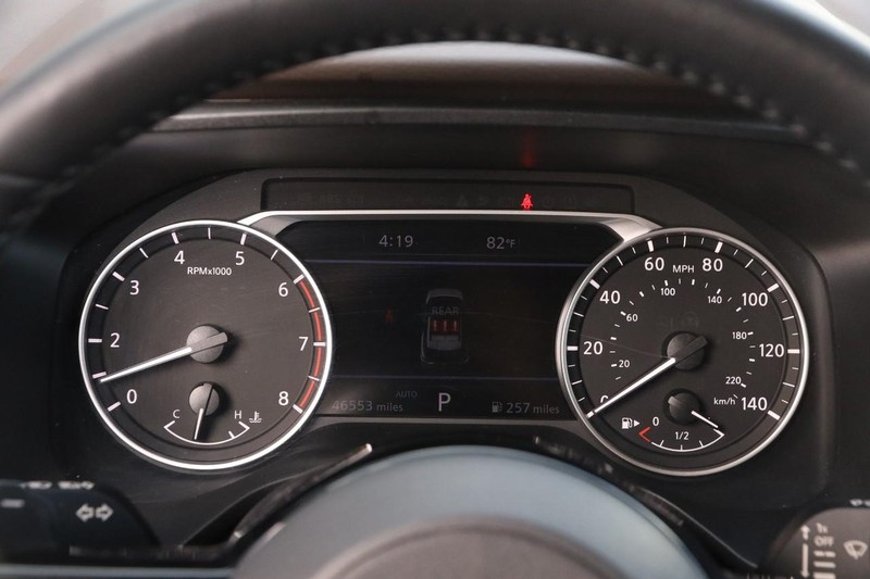Nissan Rogue Vehicle Image 15