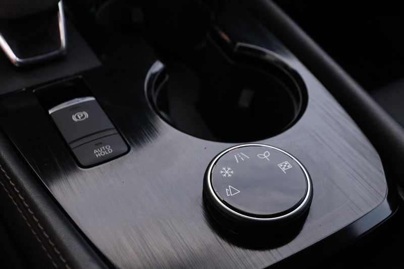 Nissan Rogue Vehicle Image 19