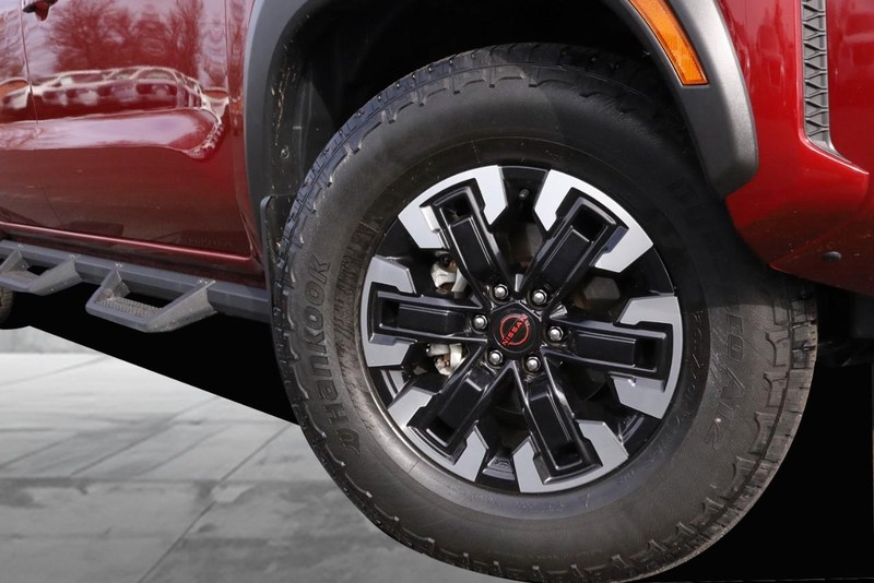 Nissan Frontier Vehicle Image 03