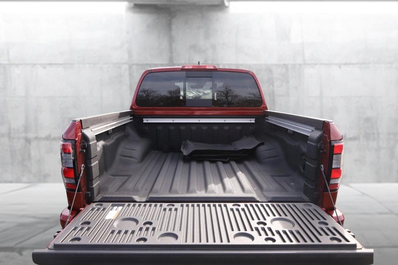 Nissan Frontier Vehicle Image 07