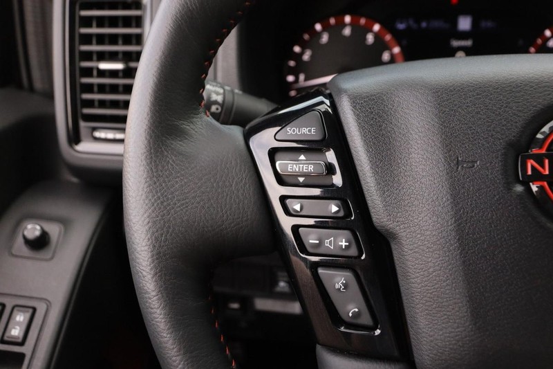 Nissan Frontier Vehicle Image 11