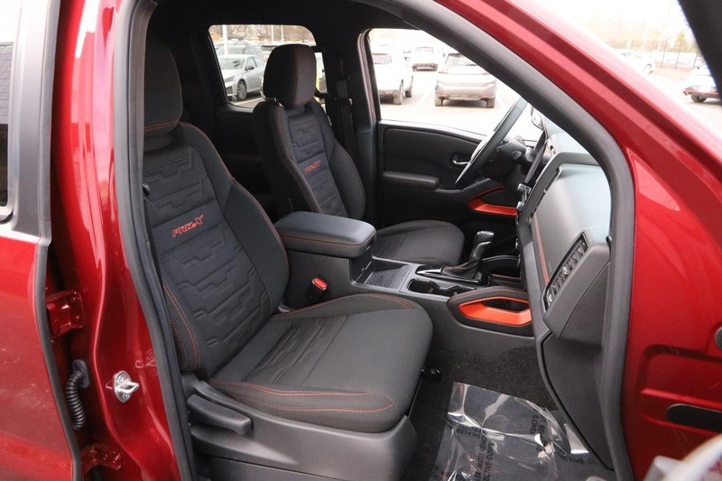 Nissan Frontier Vehicle Image 26