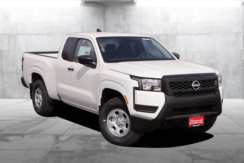 Nissan Frontier Vehicle Image 02