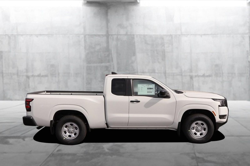 Nissan Frontier Vehicle Image 05