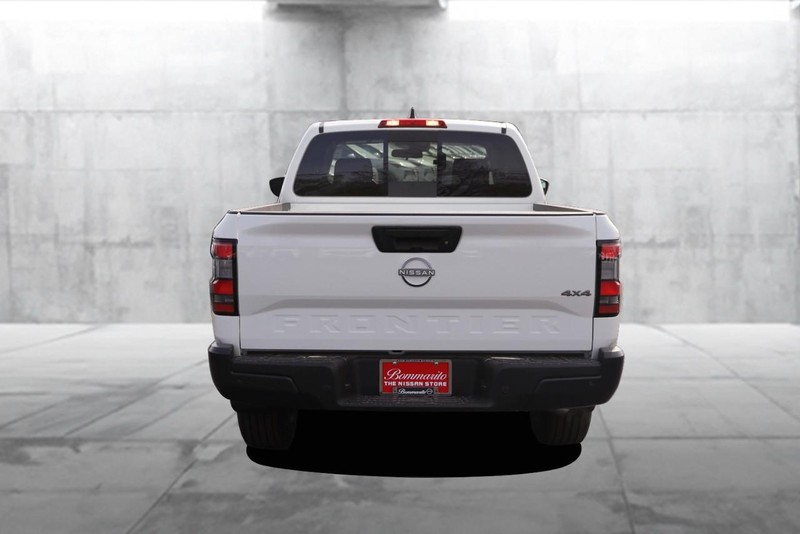 Nissan Frontier Vehicle Image 06