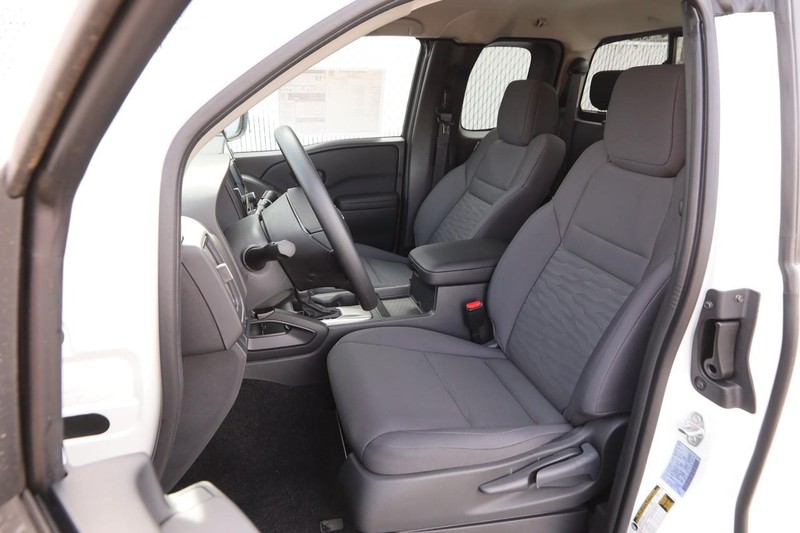 Nissan Frontier Vehicle Image 08