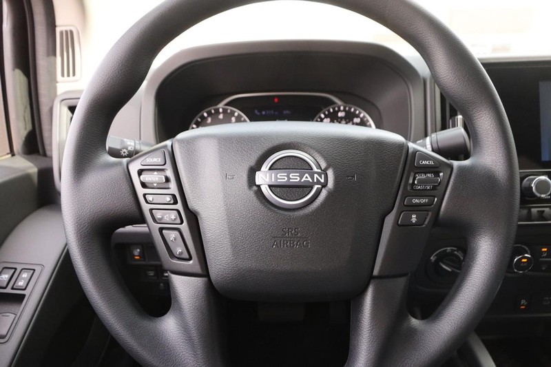 Nissan Frontier Vehicle Image 10