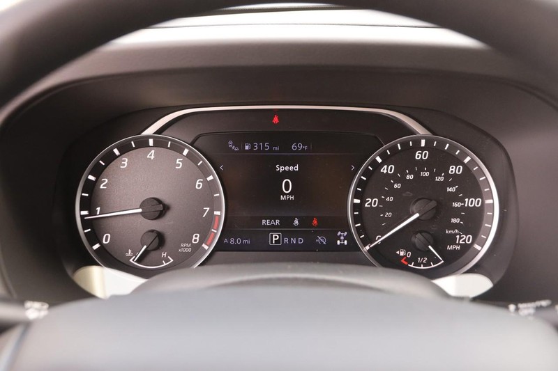 Nissan Frontier Vehicle Image 13