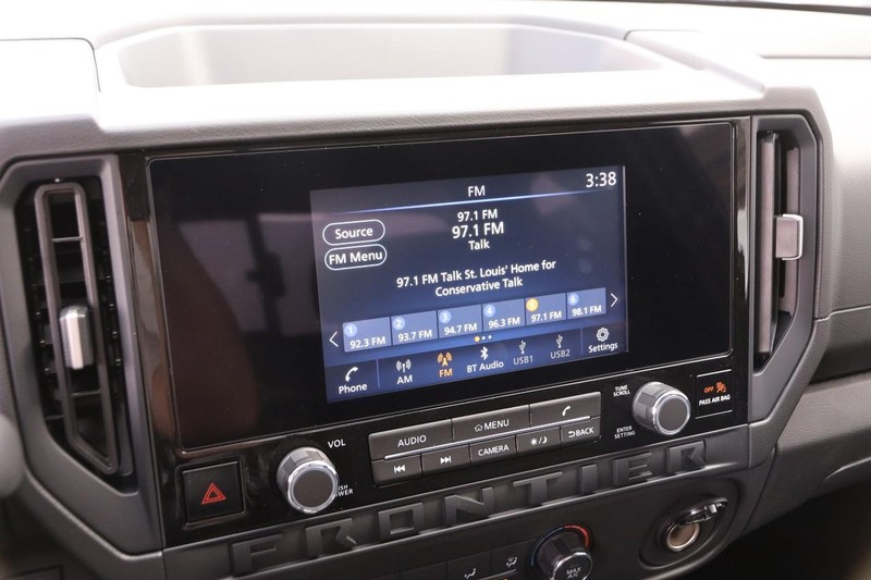 Nissan Frontier Vehicle Image 15