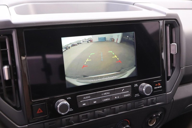 Nissan Frontier Vehicle Image 16