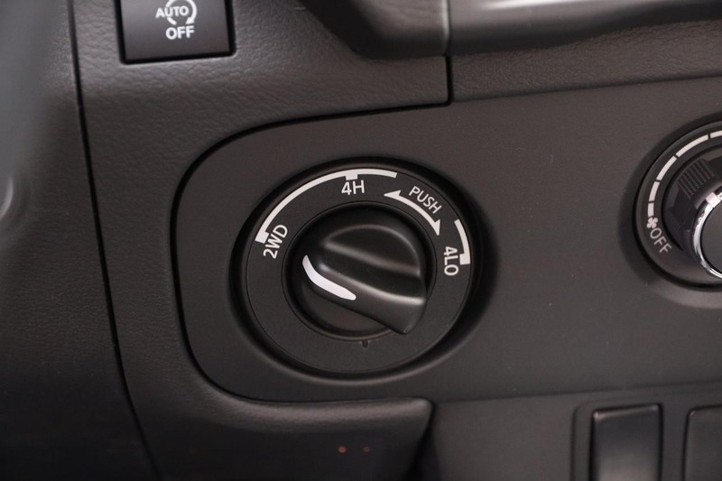 Nissan Frontier Vehicle Image 18