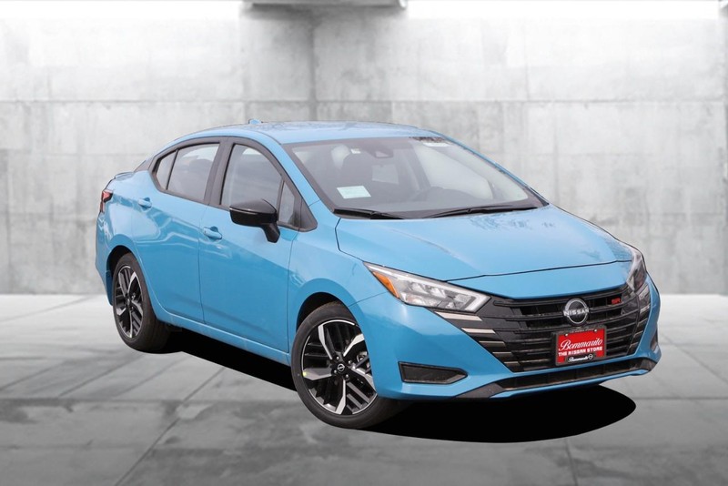 Nissan Versa Vehicle Image 02