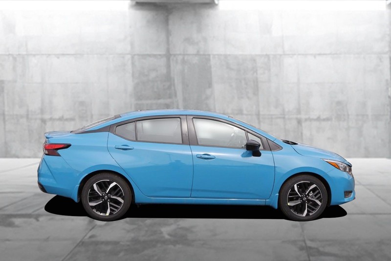 Nissan Versa Vehicle Image 05