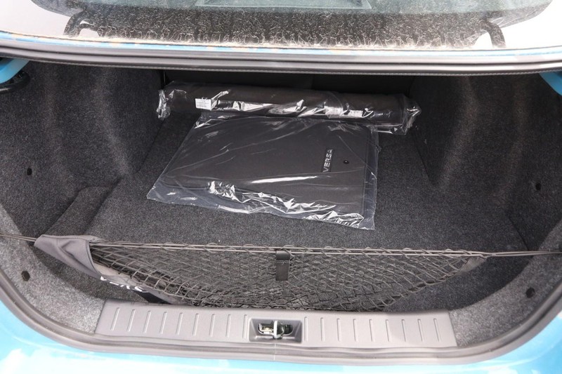 Nissan Versa Vehicle Image 07