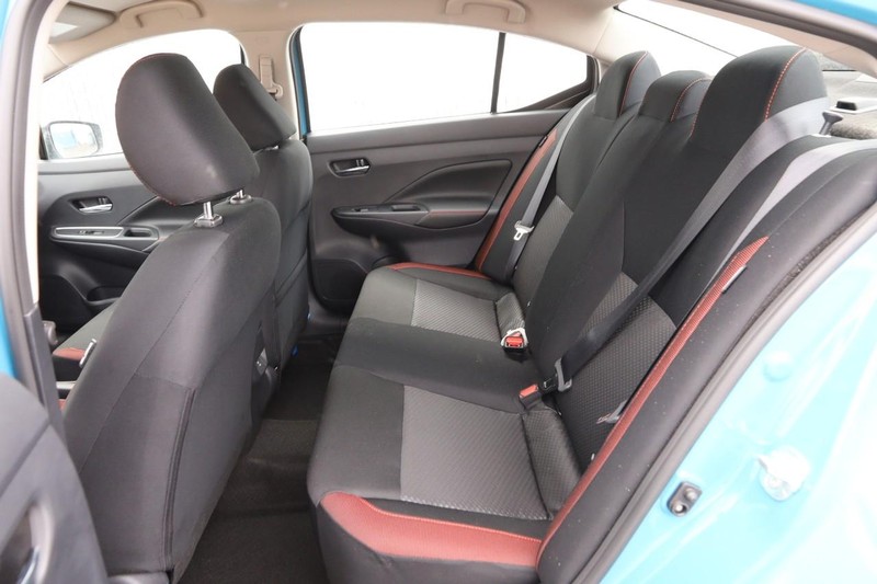 Nissan Versa Vehicle Image 09