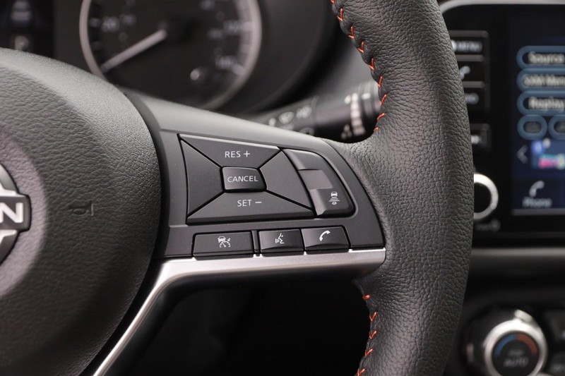 Nissan Versa Vehicle Image 12
