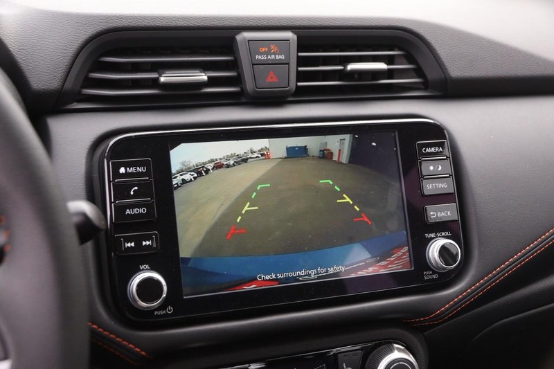 Nissan Versa Vehicle Image 15